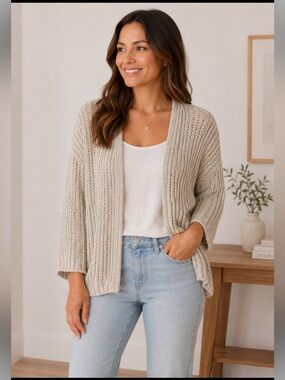 Open-Front Lightweight Cardigan in Light Gray